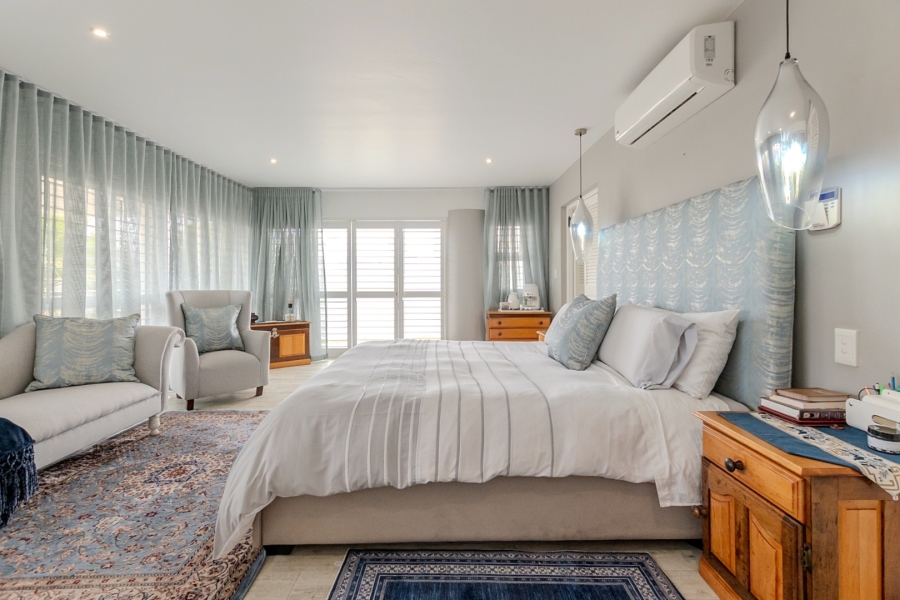 4 Bedroom Property for Sale in Paradise Beach Western Cape